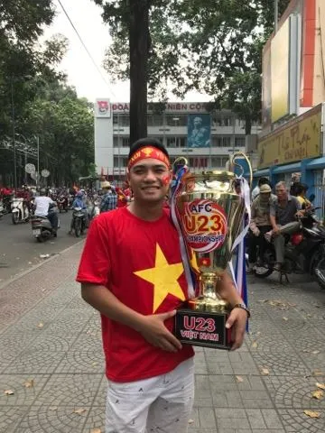 Chó cưng cũng được đưa đi cổ vũ đội tuyển U-23 VN ảnh 6