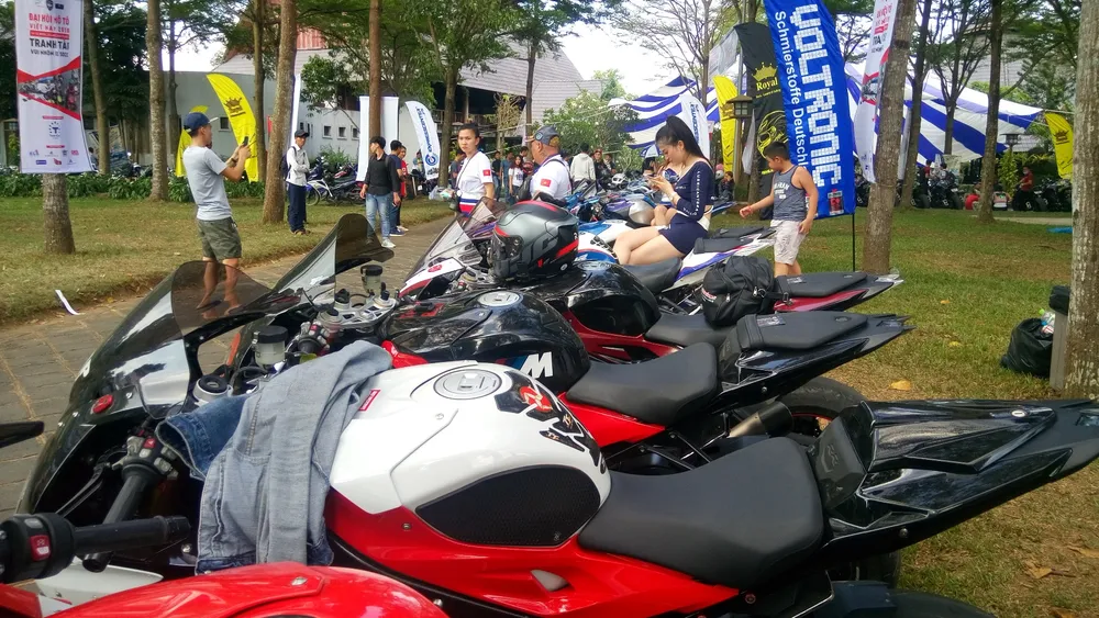 Bóng hồng làm 'nóng' đại hội mô tô lớn nhất Việt Nam ảnh 2