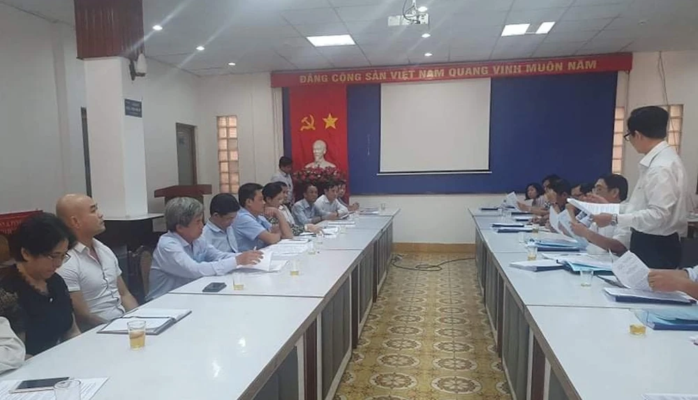 Chủ nhà máy 100 tỉ kiệt sức, lo phá sản vì dính... cái mương ảnh 1