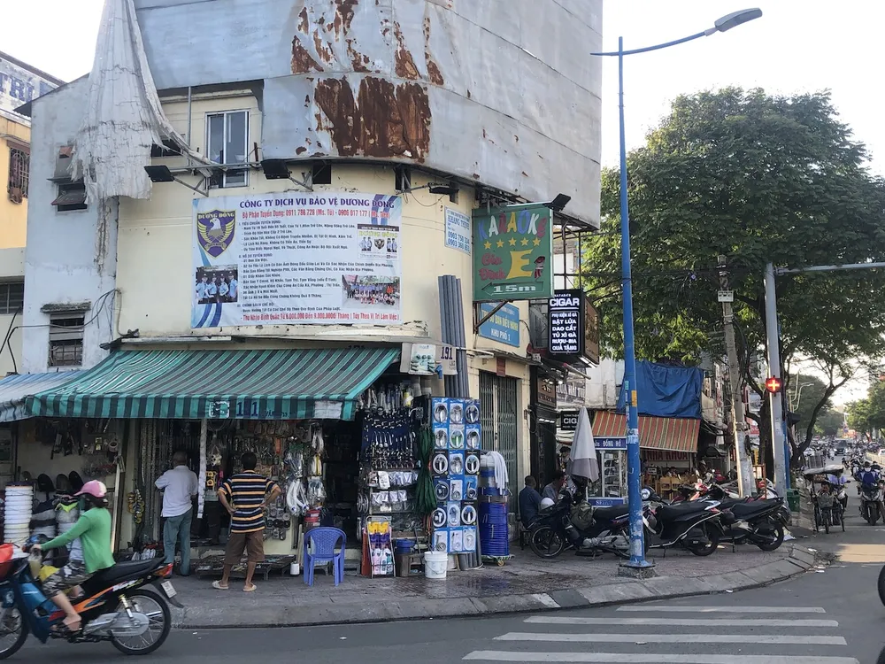 Chùm ảnh: Nhiều chốt bảo vệ dân phố bỏ không, chiếm vỉa hè ảnh 2 Chùm ảnh: Nhiều chốt bảo vệ dân phố bỏ không, chiếm vỉa hè ảnh 2