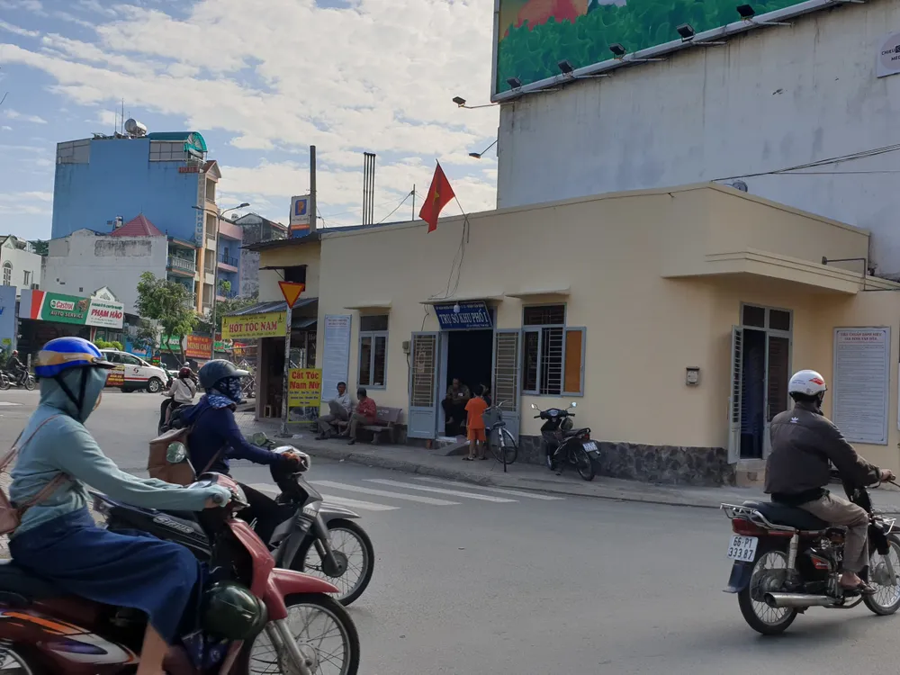 Chùm ảnh: Nhiều chốt bảo vệ dân phố bỏ không, chiếm vỉa hè ảnh 6 Chùm ảnh: Nhiều chốt bảo vệ dân phố bỏ không, chiếm vỉa hè ảnh 6