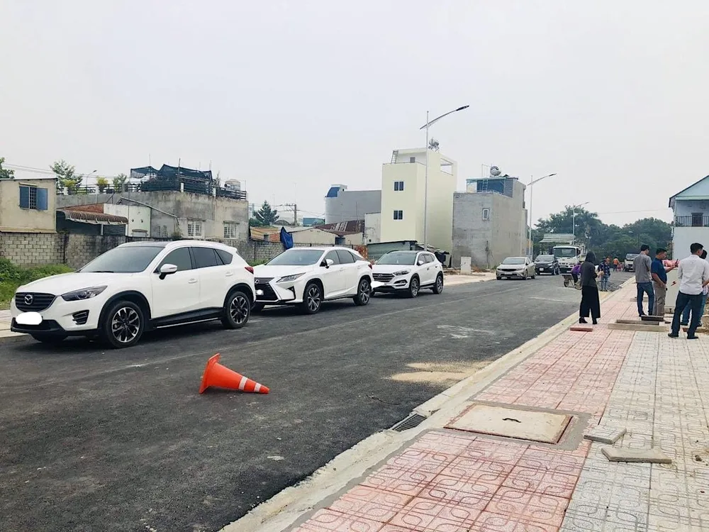 Giá đất nền vẫn tăng trong những tháng đầu năm nay, bất chấp khách tìm mua có xu hướng giảm dần.