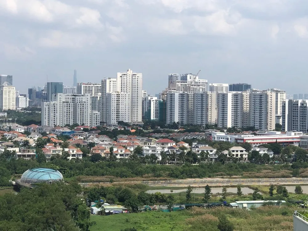 Theo các chuyên gia việc đánh thuế căn nhà thứ 2 chưa hợp lý, nên thu thuế những nhà đất bỏ hoang đầu cơ. Ảnh: QH