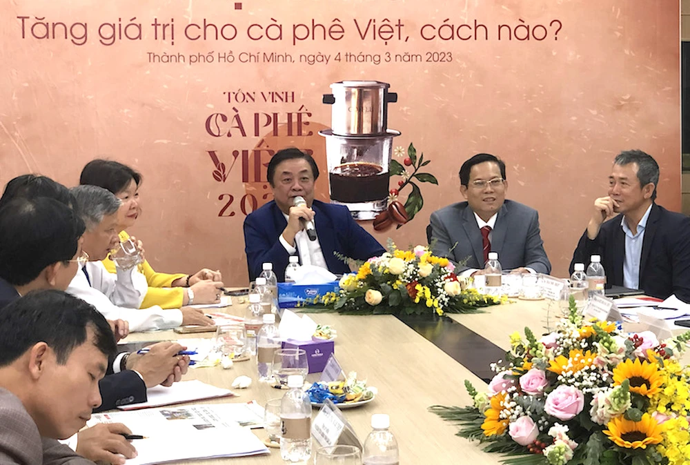 Bộ trưởng Lê Minh Hoan: "Cà phê muốn cạnh tranh phải xây dựng thương hiệu". Ảnh: QH
