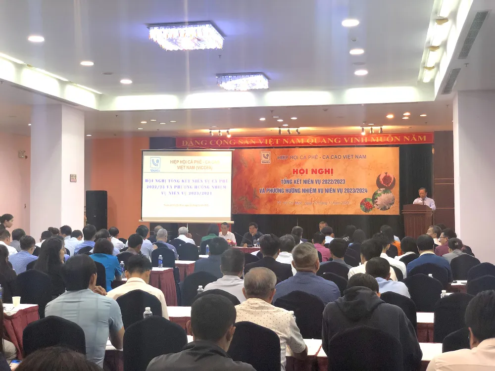 Giá xuất khẩu cà phê trung bình của Việt Nam đạt 2.451 USD/tấn, tăng 5,5% so với niên vụ trước. Viet-Nam-nhap-khau-ca-phe-h1.JPG