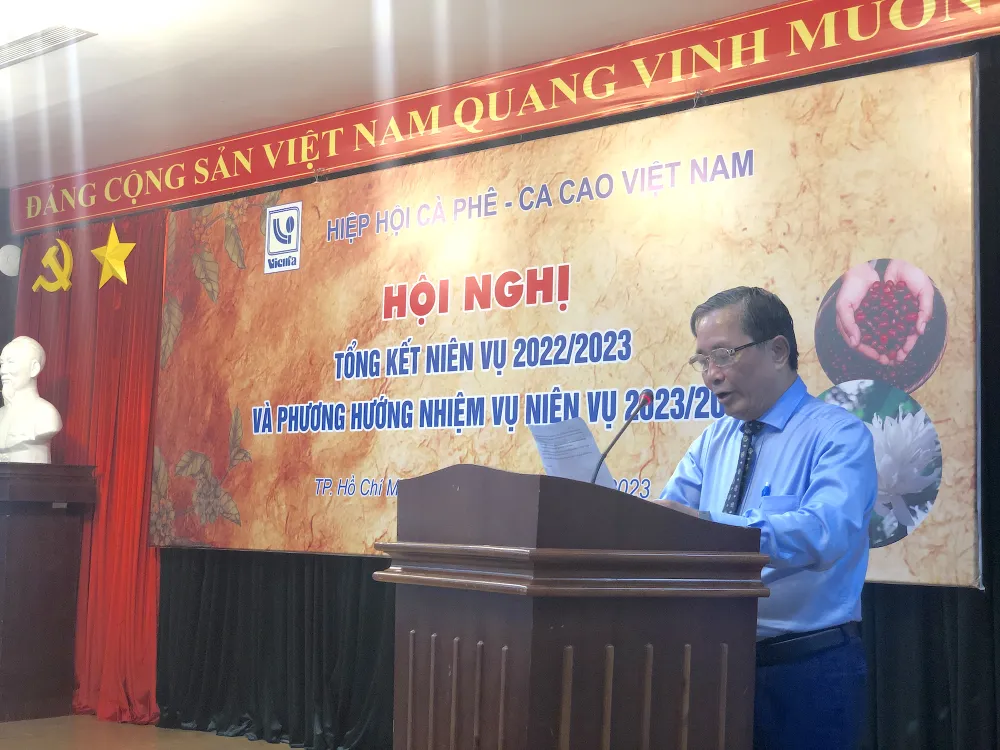 Ông Nguyễn Nam Hải, Chủ tịch VICOFA phát biểu tại hội nghị. Viet-Nam-nhap-khau-ca-phe-h2.JPG