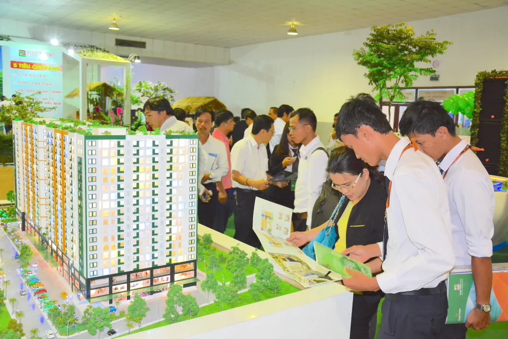 Chủ đầu tư phải công khai thông tin về bất động sản, dự án bất động sản trên cả hệ thống thông tin về nhà ở, thị trường bất động sản và trang thông tin điện tử của doanh nghiệp. luat-kinh-doanh-bat-dong-san1.JPG