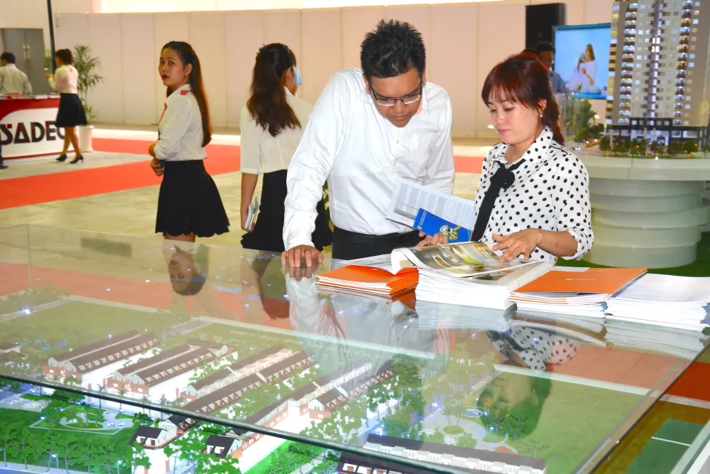 Nhà nước khuyến khích tổ chức, cá nhân thực hiện giao dịch bất động sản qua sàn. luat-kinh-doanh-bat-dong-san2.JPG