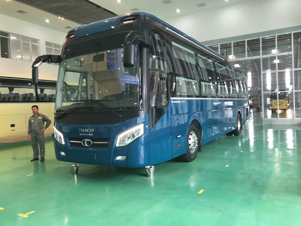 Hiện doanh nghiệp Việt Nam đã tự thiết kế, sản xuất và lắp ráp được những mẫu xe buýt cao cấp đạt tiêu chuẩn quốc tế. xe-buyt-VN-xuat-khau12.JPG