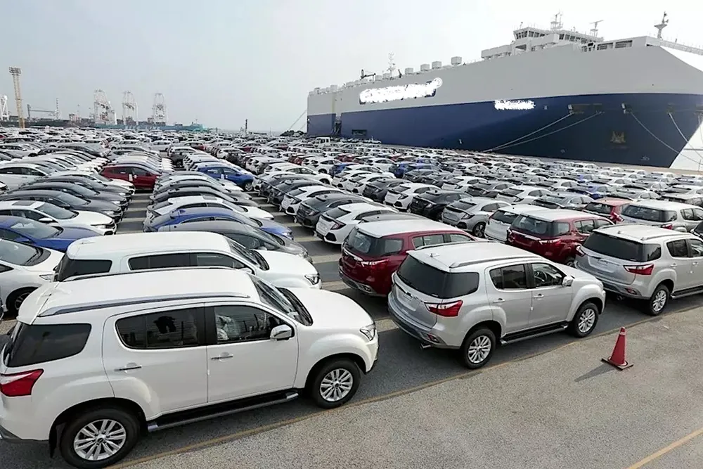 Trong tháng 3-2024, lượng ô tô nhập khẩu vào Việt Nam lên tới 15.000 chiếc, cao gấp 150% so với tháng trước đó. o-to-nhap-khau.jpeg