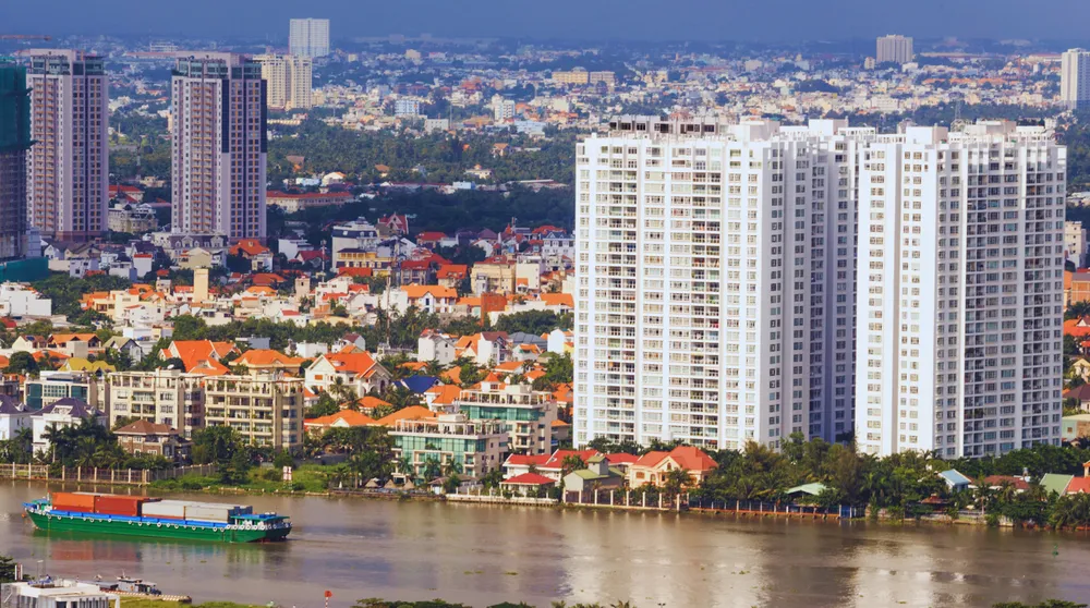 Người mua nhà ở xã hội họ thu nhập thấp nên cần lãi suất thấp, ổn định lâu dài tối thiểu 10-15 năm. Ảnh: LONG KHANG nhà ở xã hội