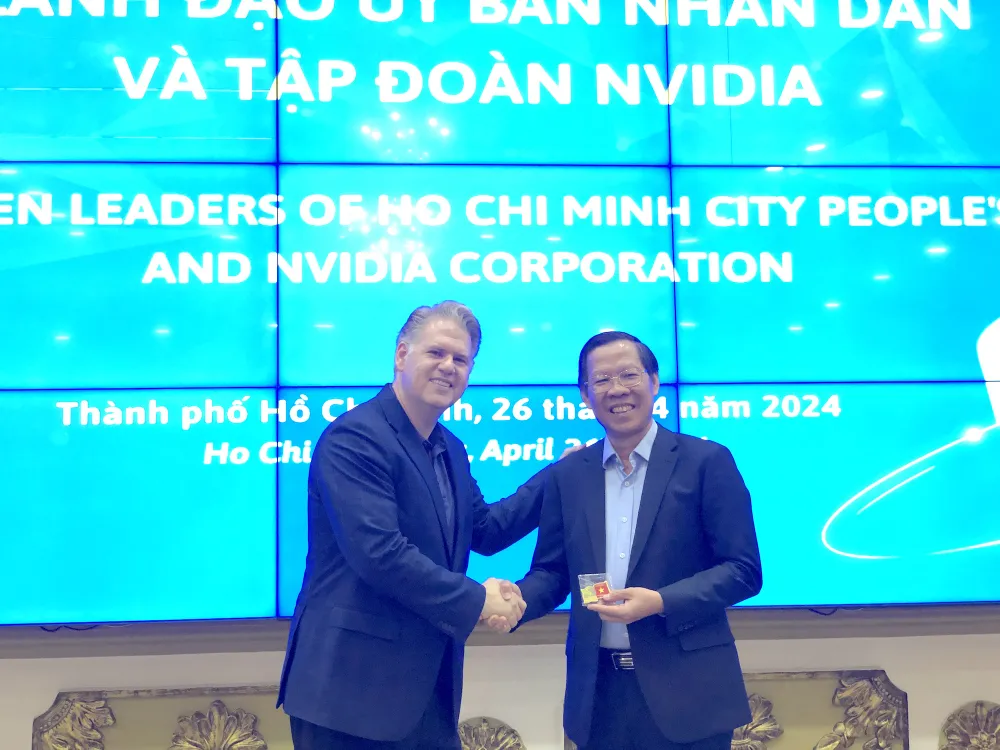 Chủ tịch UBND TP.HCM Phan Văn Mãi cho biết TP.HCM chờ đợi để trở thành đối tác lớn, khách hàng lớn của Nvidia. Ảnh: QH cong-nghe-ai-tri-tue-nhan-tao-6.JPG