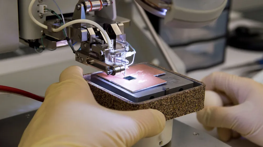 Dự báo đến cuối năm 2024, Việt Nam trở thành một trong những trung tâm sản xuất chip bán dẫn quan trọng toàn cầu. Ảnh: LONG KHANG chip-ban-dan.jpg