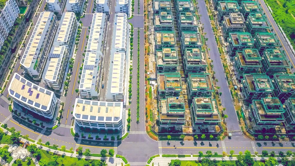 Giá biệt thự, nhà phố liền kề tại TP.HCM vẫn tăng nhẹ bất chấp thanh khoản thị trường đang gặp khó. Ảnh: QH bat-dong-san-mua-ban-nha-dat.jpg