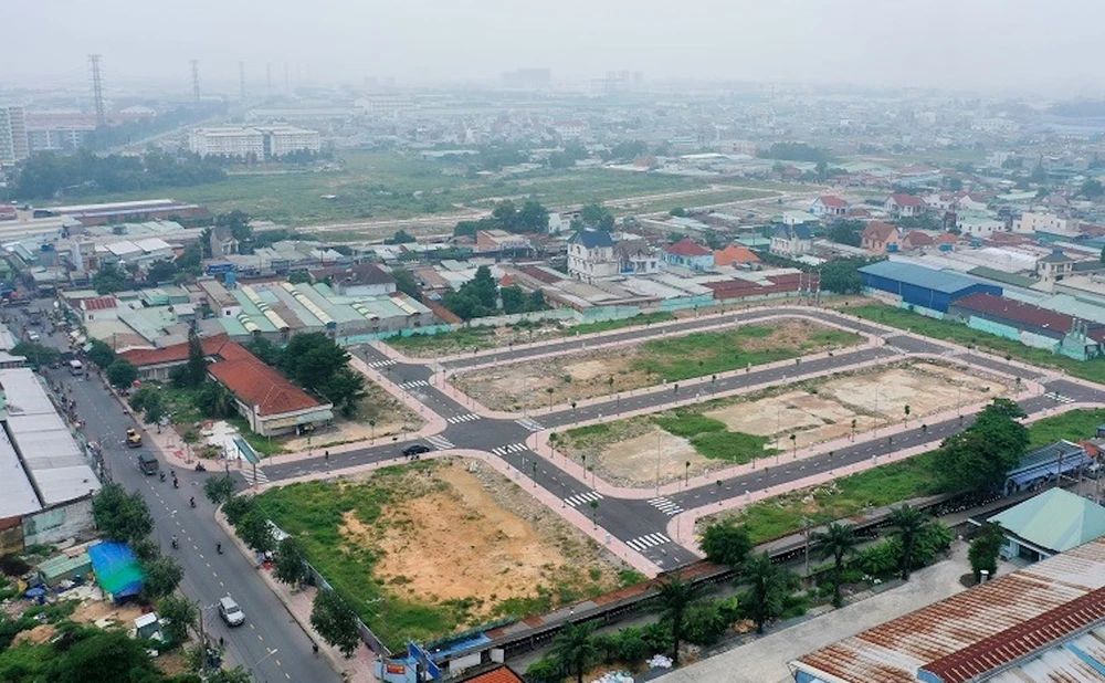 Nguồn cung đất nền mở bán chủ yếu vẫn ở các tỉnh lân cận TP.HCM. Ảnh: QH bat-dong-san-dat-nen-vung-ven.jpg