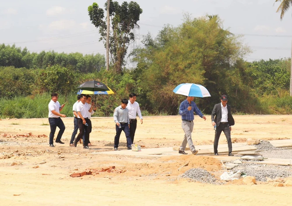Đất nền mở bán vẫn chưa thu hút được nhà đầu tư bất động sản. Ảnh: QH bat-dong-san-dat-nen1.jpg
