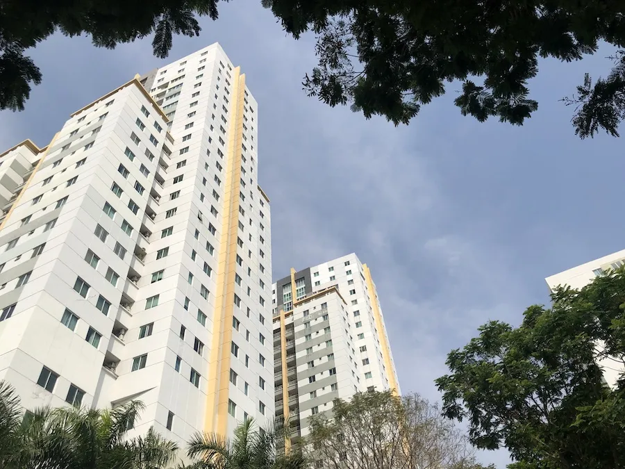Chủ đầu tư, doanh nghiệp kinh doanh bất động sản phải giao dịch qua ngân hàng. Ảnh: QH Luat-dat-dai-gia-nha.JPG