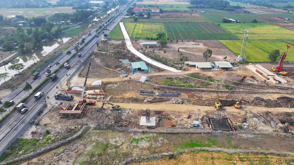 Sự phát triển các dự án bất động sản đi theo phải bền vững và có sự dẫn dắt đối với việc phát triển kinh tế - xã hội của địa phương. Ảnh: Hoàng Giang bat-dong-san-vanh-dai-3.jpg