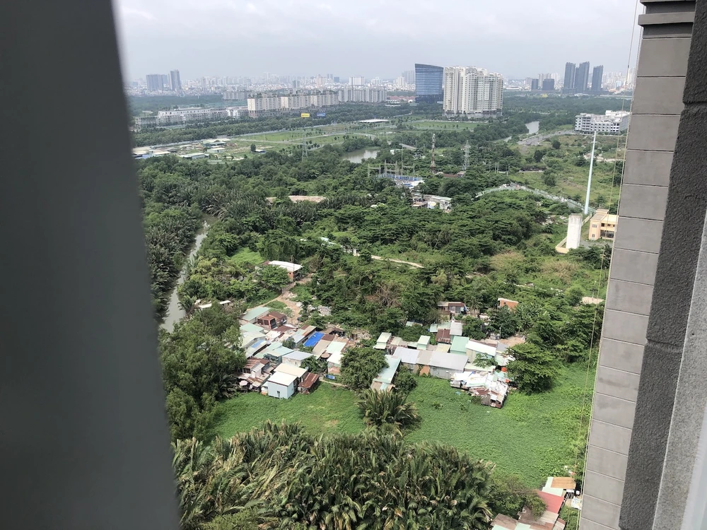 Tiền sử dụng đất cao đang là gánh nặng với doanh nghiệp lẫn người mua nhà. Ảnh: QH tiền sử dụng đất