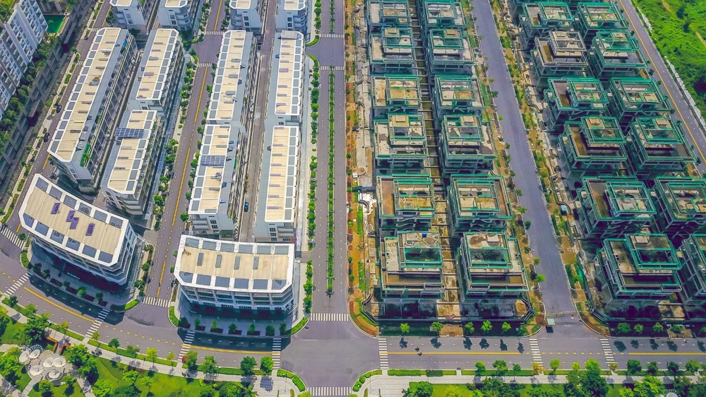 Nhà phố, biệt thự có giá trên 30 tỉ đồng chật vật tìm khách mua, tỉ lệ tiêu thụ chỉ được 6% giỏ hàng mở bán mới 6 tháng đầu năm 2024. Ảnh: QH gia-nha-pho-biet-thu-tphcm3.jpg