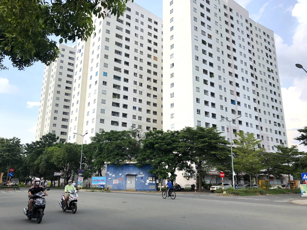 Bỏ quy định thời hạn sở hữu chung cư chỉ quy định thời hạn sử dụng chung cư sẽ đảm bảo an toàn cũng như lợi ích cho cư dân . Ảnh: QH thoi-han-so-huu-chung-cu-tphcm2.JPG