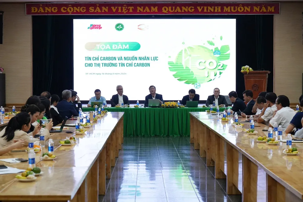 Việt Nam chỉ có thể bán tín chỉ nếu tạo ra lượng carbon dôi dư vượt qua mức cam kết tự nguyện của mỗi quốc gia nên giá chỉ 5 USD/tín chỉ carbon. Ảnh: QH tin-chi-carbon-Viet-Nam.JPG