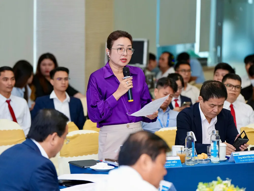 Bà Bùi Thị Ngọc Hiếu, Phó giám đốc Sở Du lịch TP.HCM đề xuất xem xét miễn visa cho khách du lịch từ các quốc gia phát triển có mức chi tiêu cao. khách du lịch