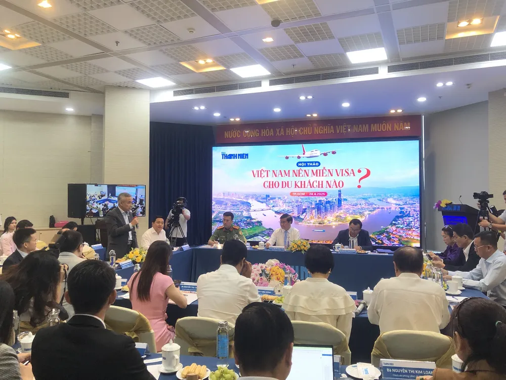 Miễn và kéo dài thời gian visa nhóm thị trường có nhiều tour du lịch dài ngày, đặc biệt vào mùa đông cho các khách du lịch đến từ Đông Âu được các doanh nghiệp đề xuất. khach-du-lich-mien-visa6.JPG