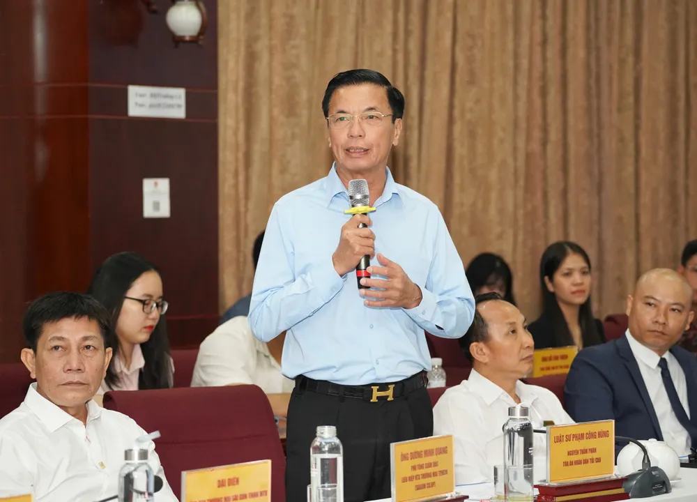 Luật sư Phạm Công Hùng đề xuất cơ chế và chế tài xử lý riêng, phù hợp cho hành vi làm hàng nhái. Ảnh: THUẬN VĂN Luật sư Phạm Công Hùng đề xuất cơ chế và chế tài xử lý riêng, phù hợp cho hành vi làm hàng nhái. Ảnh: THUẬN VĂN