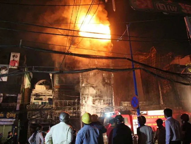 ‘Nhà hàng có một cửa, đạp nhau cũng chết chưa cần cháy' ảnh 1