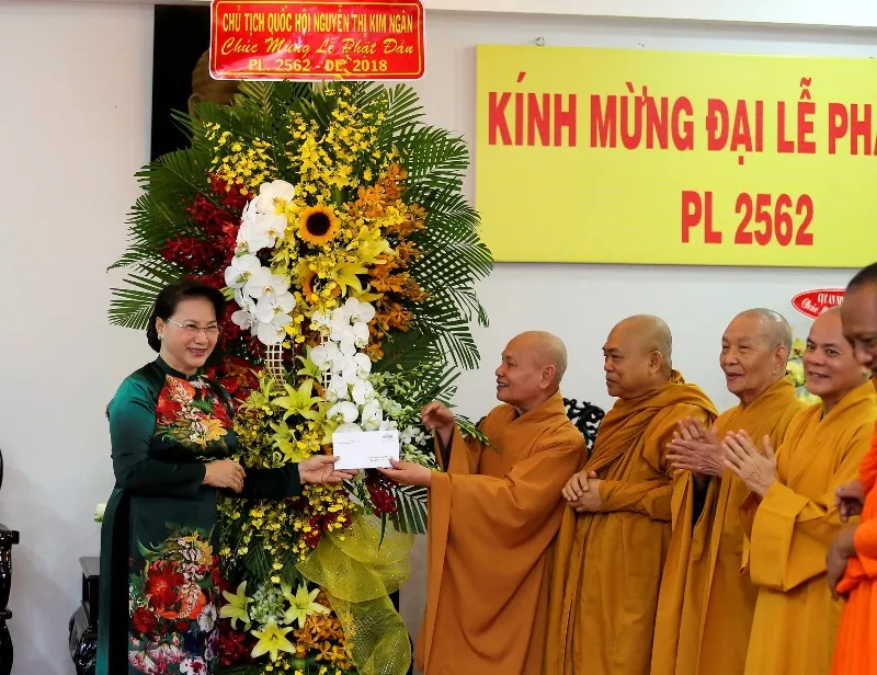 Chủ tịch Quốc hội chúc mừng Giáo hội Phật giáo tại TP.HCM ảnh 1