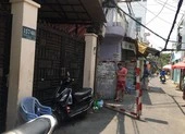 Dựng rào cách ly một hẻm ở đường Dương Bá Trạc, quận 8 