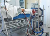 Tình trạng mới nhất của phi công mắc COVID-19 phải chạy ECMO