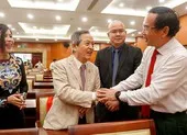 Lãnh đạo TP.HCM dâng hương tưởng nhớ các anh hùng liệt sĩ ảnh 4 Hào khí 30-4 sống mãi cùng sự phát triển của TP.HCM
