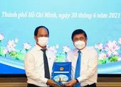 TP.HCM: Danh sách 61 chủ tịch, phó chủ tịch UBND quận ảnh 2 Chủ tịch TP.HCM trao quyết định bổ nhiệm tân Chủ tịch quận 1, quận 10