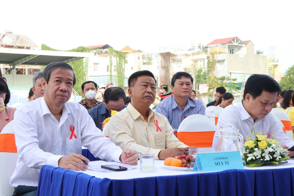 TP.HCM hưởng ứng Tháng hành động quốc gia phòng chống HIV/AIDS ảnh 4 Le-mit-tinh-phong-chong-HIV-AIDS-TPHCM (3).JPG