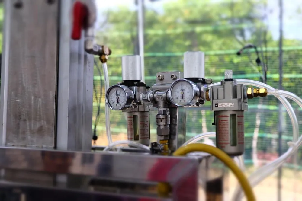 lam-banh-chung-bang-may-moc