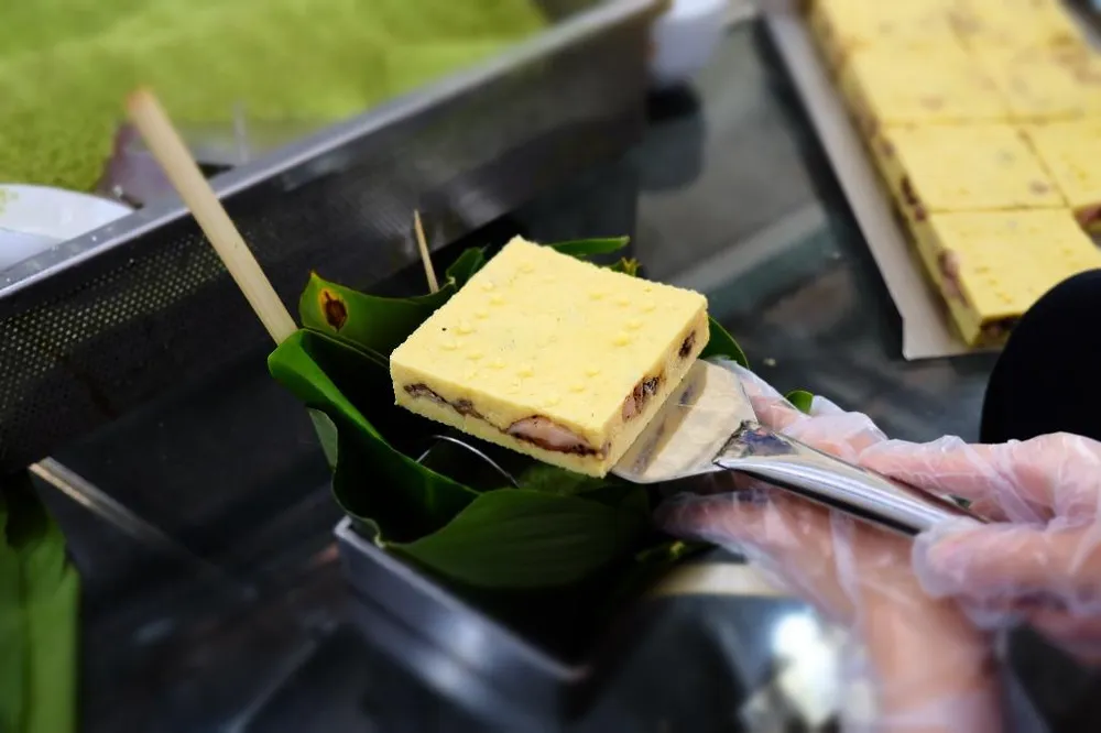 lam-banh-chung-tu-dong