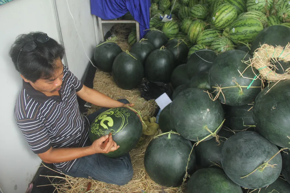 dua-hau-khac-chua-thu-phap