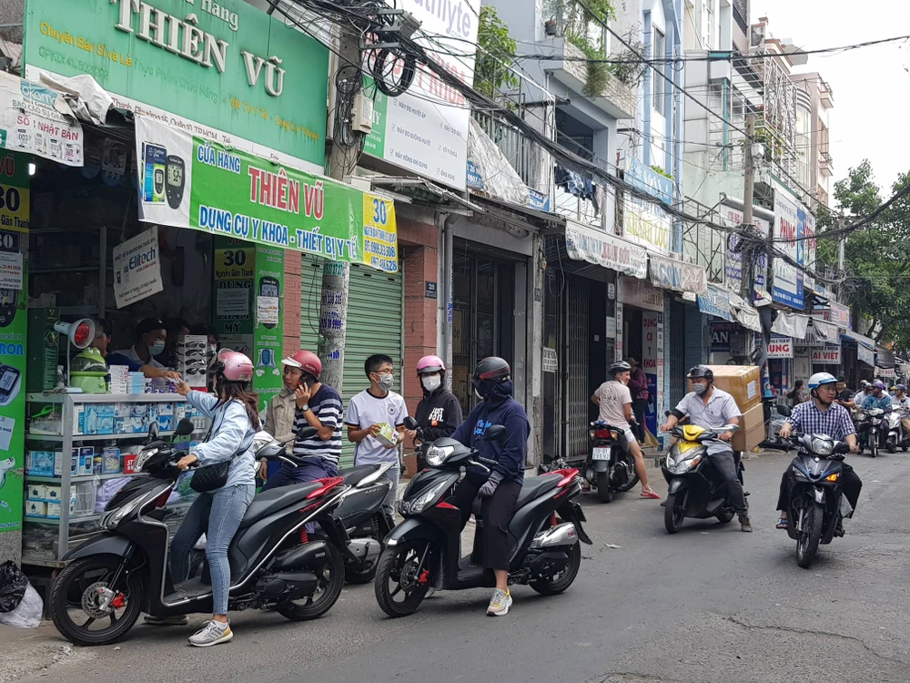 tphcm-tang-gia-khau-trang