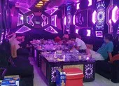Karaoke, quán bar... tất bật dọn dẹp chờ ngày mở cửa trở lại ảnh 10 Quảng Nam cho quán bar, karaoke, rạp chiếu phim hoạt động lại kèm điều kiện