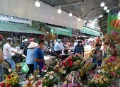 Ngày 20-10, hoa hồng có nơi bán giá 800.000 đồng/50 cành