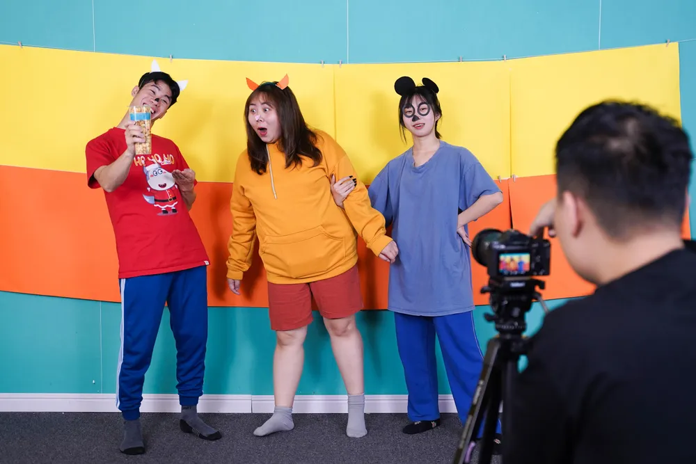 Phía sau hậu trường cảnh quay Wolfoo Parody. Ảnh: THU HÀ Phía sau hậu trường cảnh quay Wolfoo Parody. Ảnh: THU HÀ