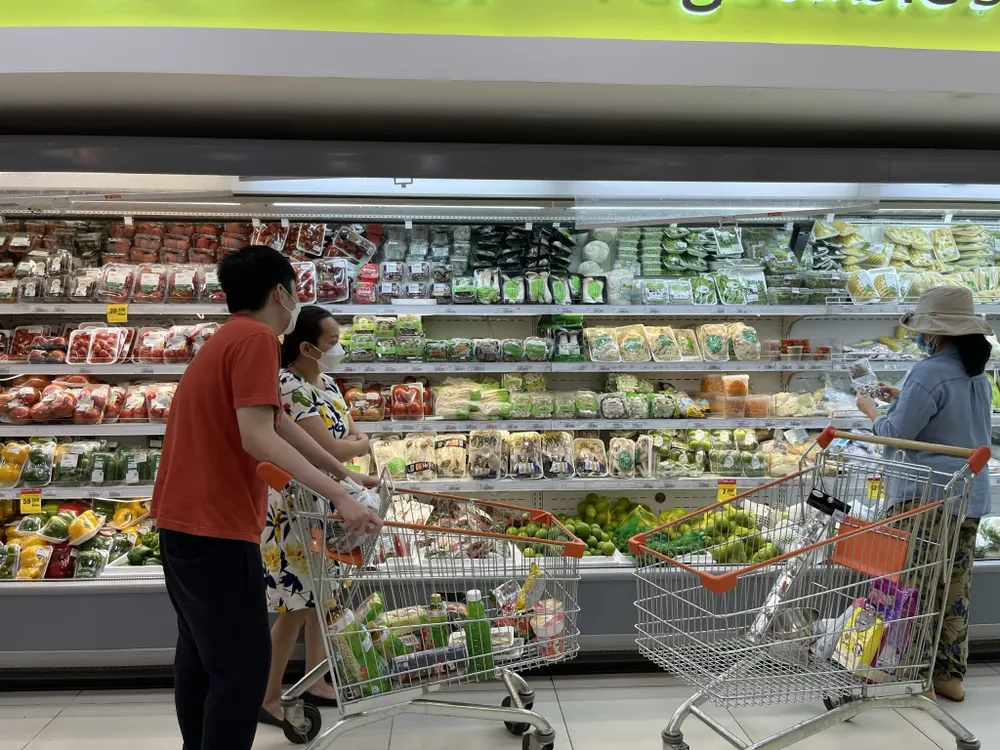 Nhà bán lẻ kỳ vọng sức mua sẽ tăng cao trong dịp lễ 2-9. Ảnh: THU HÀ