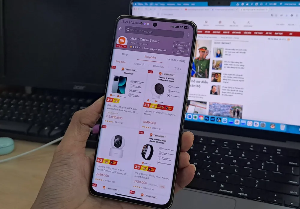 Nhiều nhà sản xuất đang bán sản phẩm trực tiếp tới tay người mua sắm online trên các sàn TMĐT. Ảnh minh họa: THU HÀ mua sắm