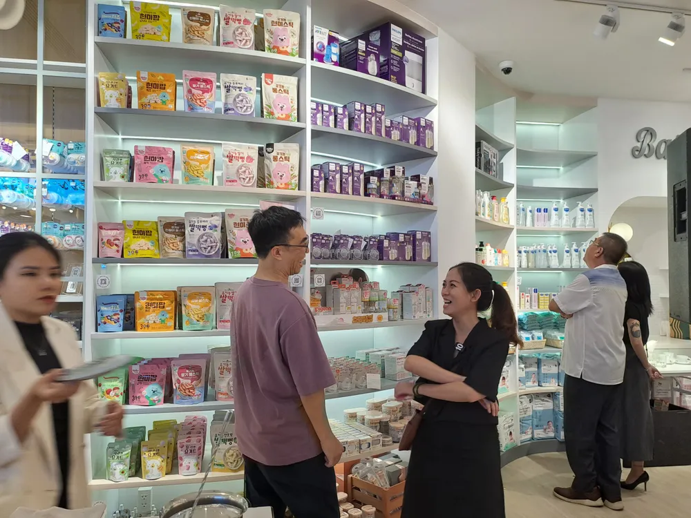 Thị trường mẹ và bé của Việt Nam đầy hấp lực với các nhà đầu tư. Ảnh: THU HÀ me-va-be-2.jpg