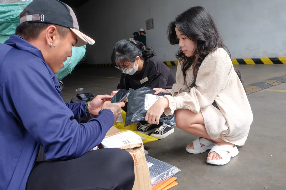 Doanh thu các sàn thương mại điện tử tiếp tục tăng trưởng trong 6 tháng đầu năm 2024. ẢNH: THU HÀ thương mại điện tử
