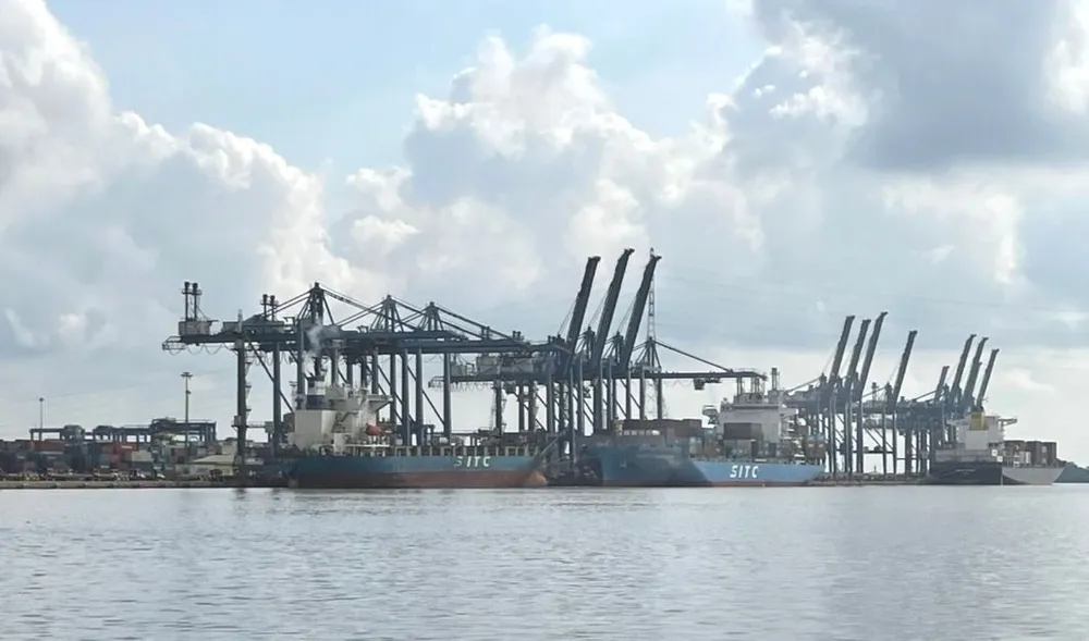 Doanh nghiệp chật vật trước giá vận tải đường biển chưa giảm nhiệt. ẢNH: THU HÀ vận tải đường biển