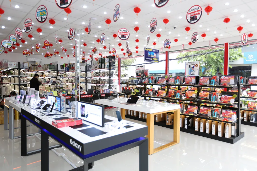 Các dòng máy tính có tích hợp AI đang được kỳ vọng là "át chủ bài" cho các chuỗi bán lẻ. ẢNH: T.HÀ MÁY TÍNH CÁ NHÂN