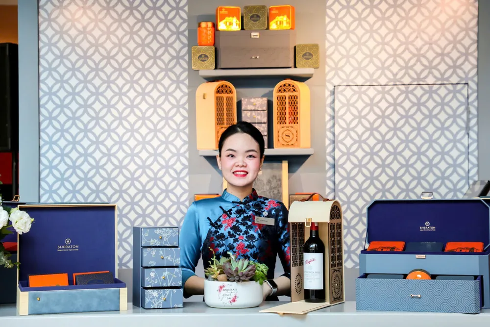 Cuối tháng 8, Sheraton đã bán ra hơn 100.000 bánh. ẢNH: THU HÀ bánh trung thu